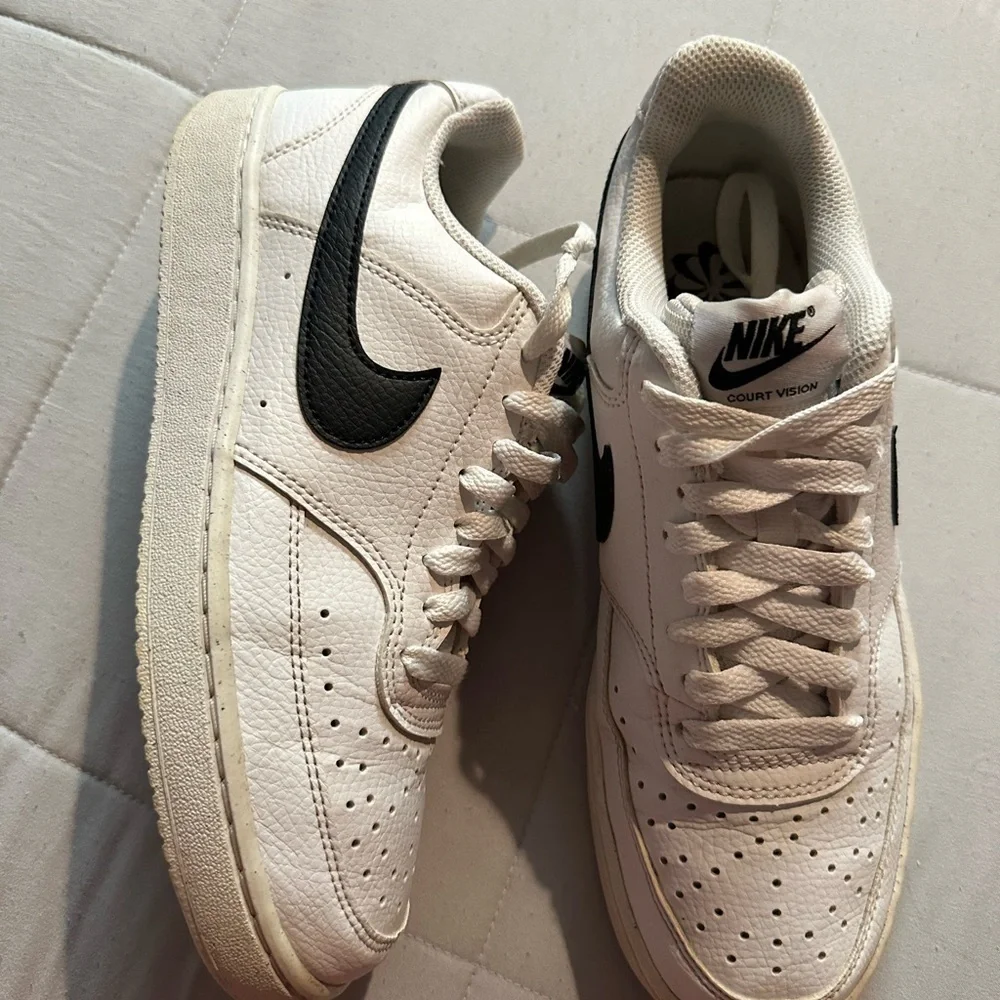 Nike Cream and Black Low-Top Sneakers